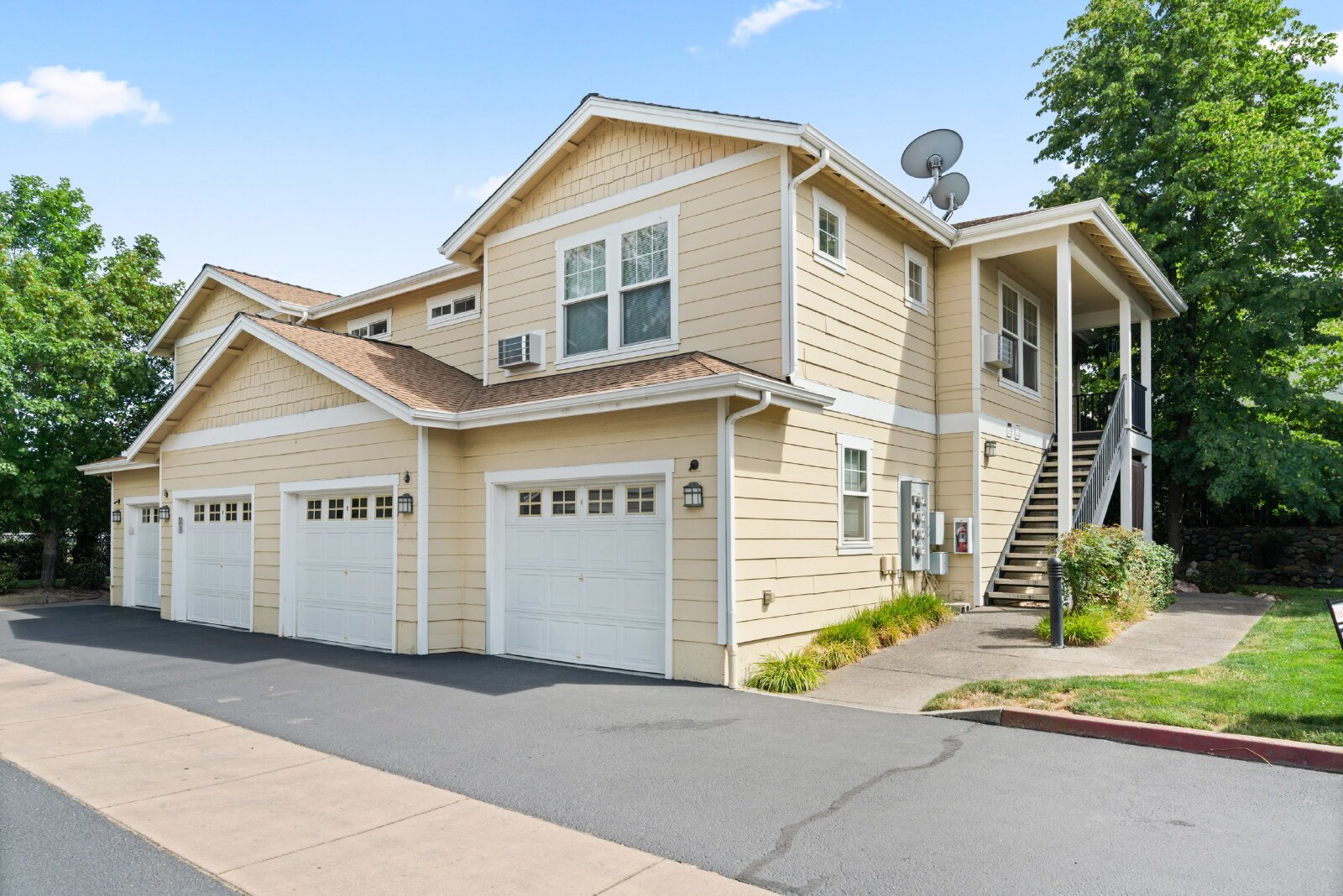 Modern Condo in Ashland, OR property image
