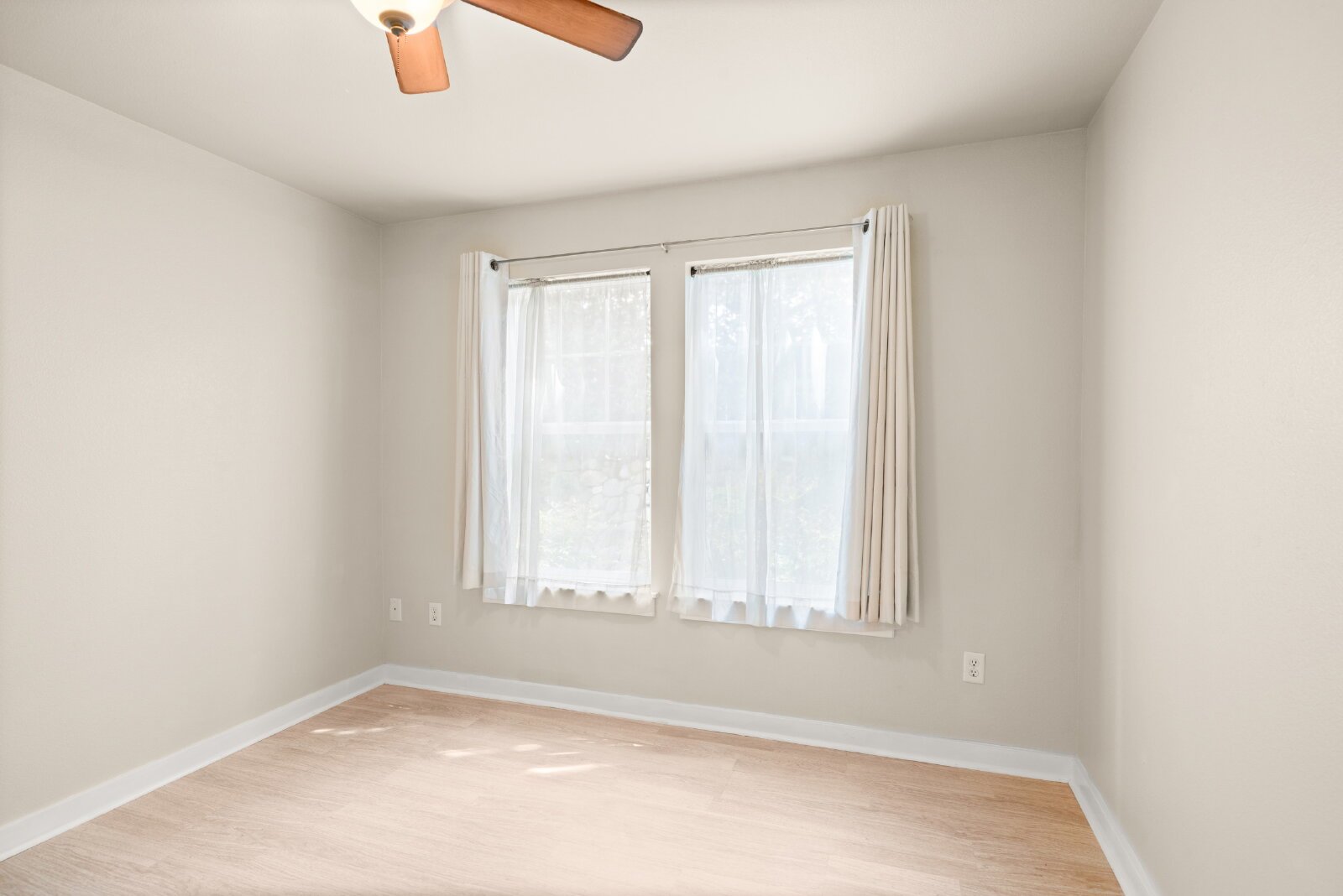 Modern Condo in Ashland, OR property image
