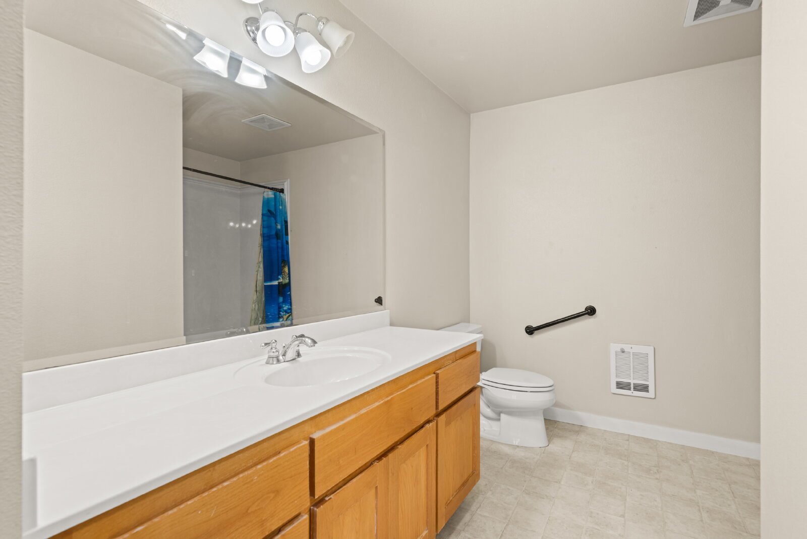 Modern Condo in Ashland, OR property image