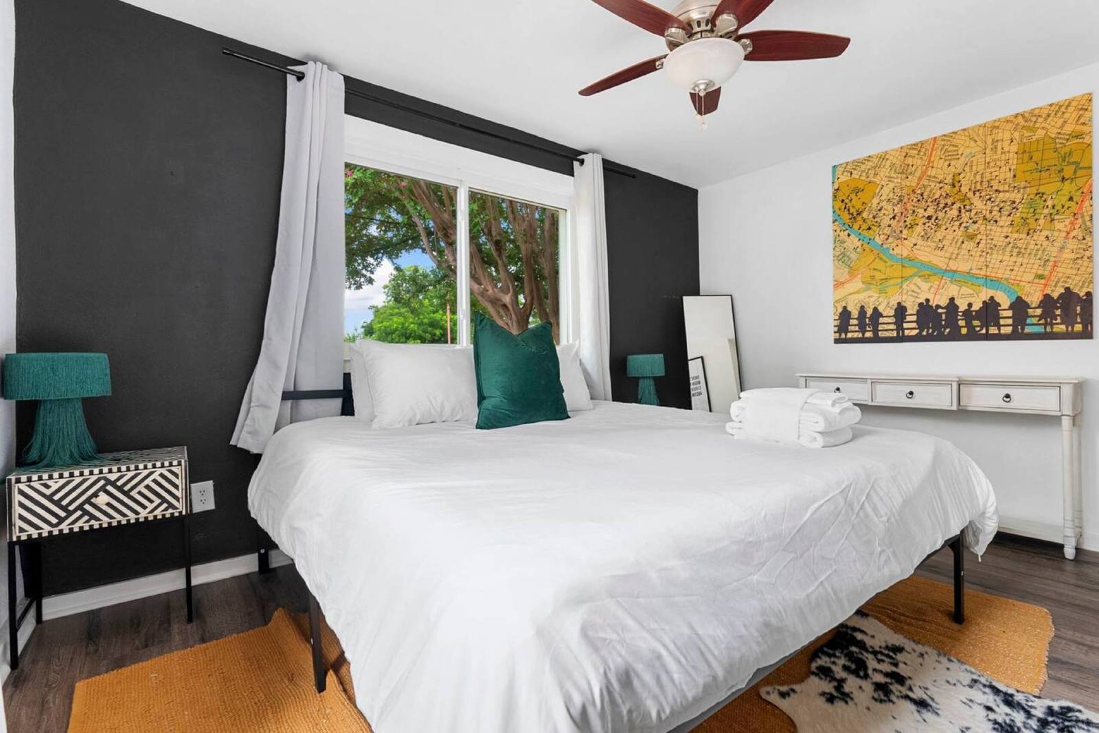 E. Austin Family Hangout! Pool & BBQ -Fully fenced property image