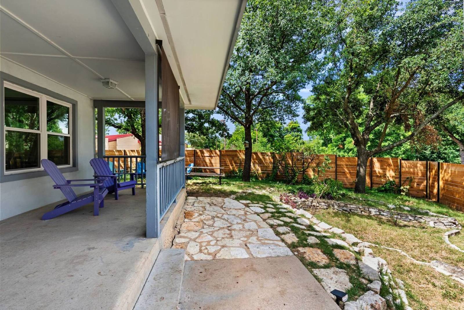 E. Austin Family Hangout! Pool & BBQ -Fully fenced property image