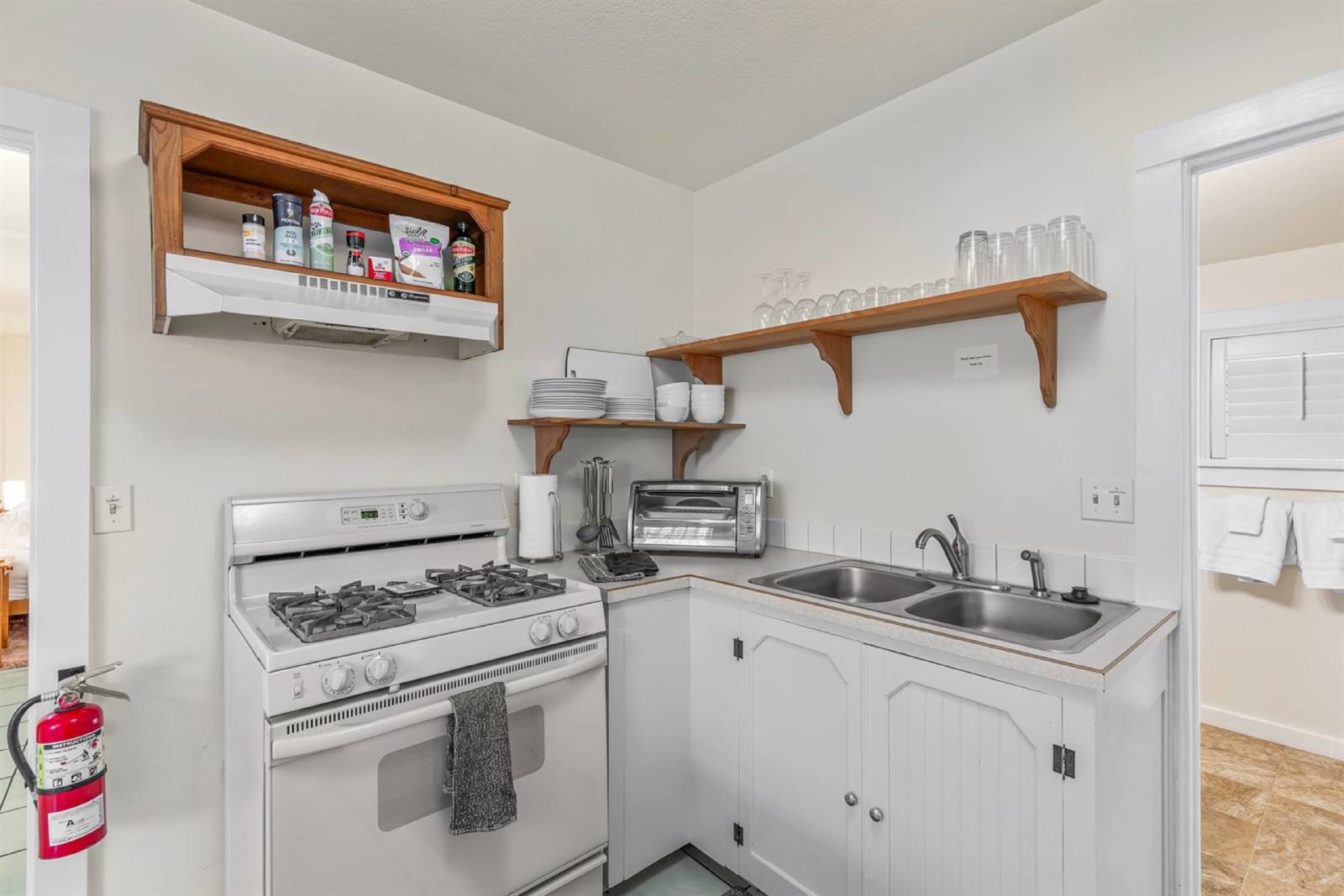 House + 2 Studios- 3 blocks from the Plaza! property image