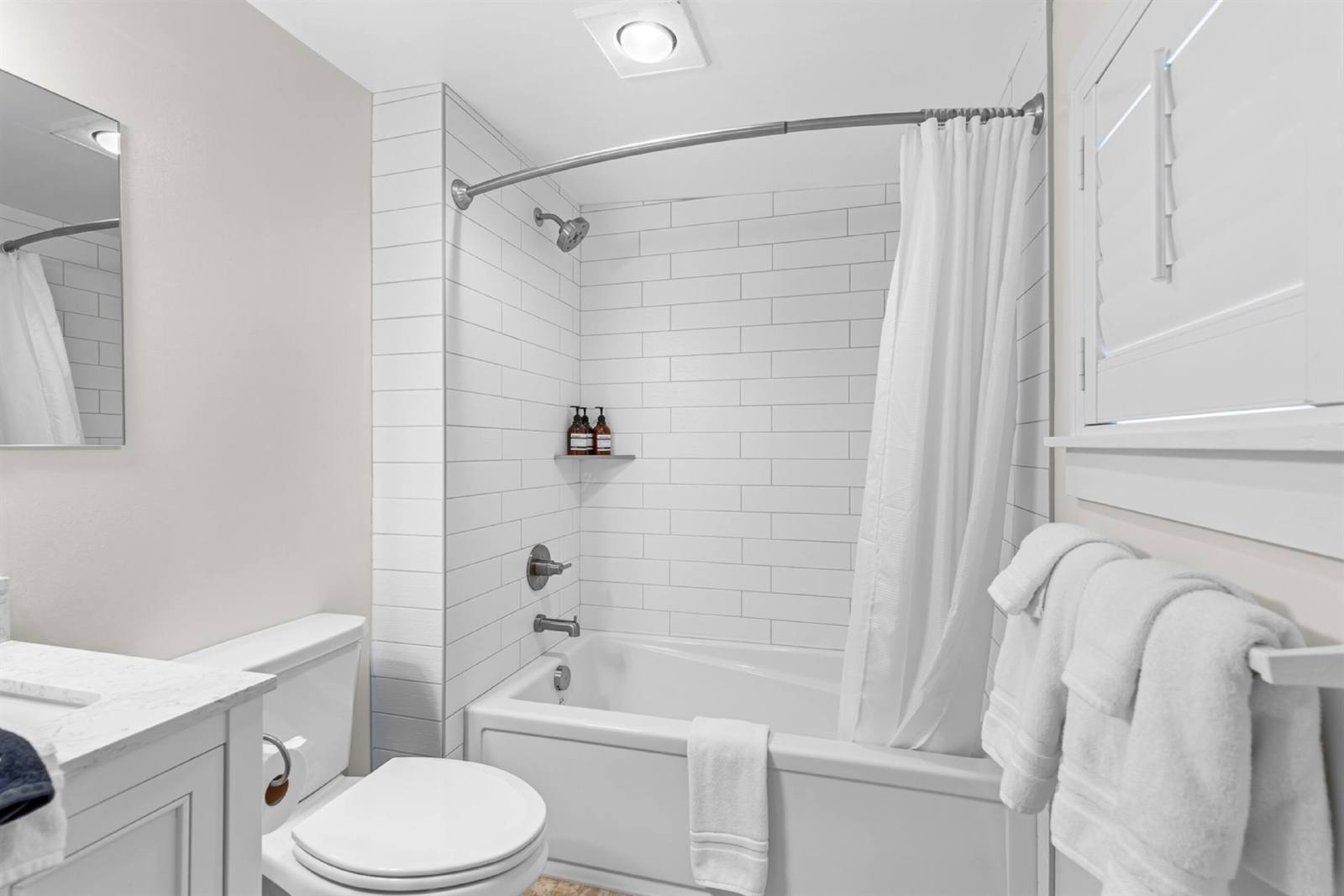 House + 2 Studios- 3 blocks from the Plaza! property image