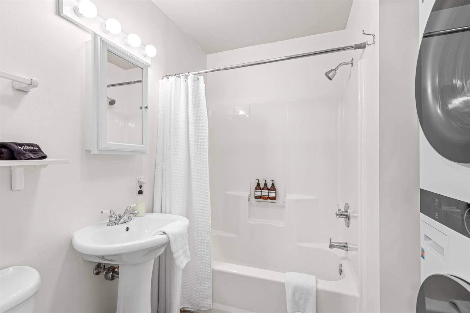 House + 2 Studios- 3 blocks from the Plaza! property image