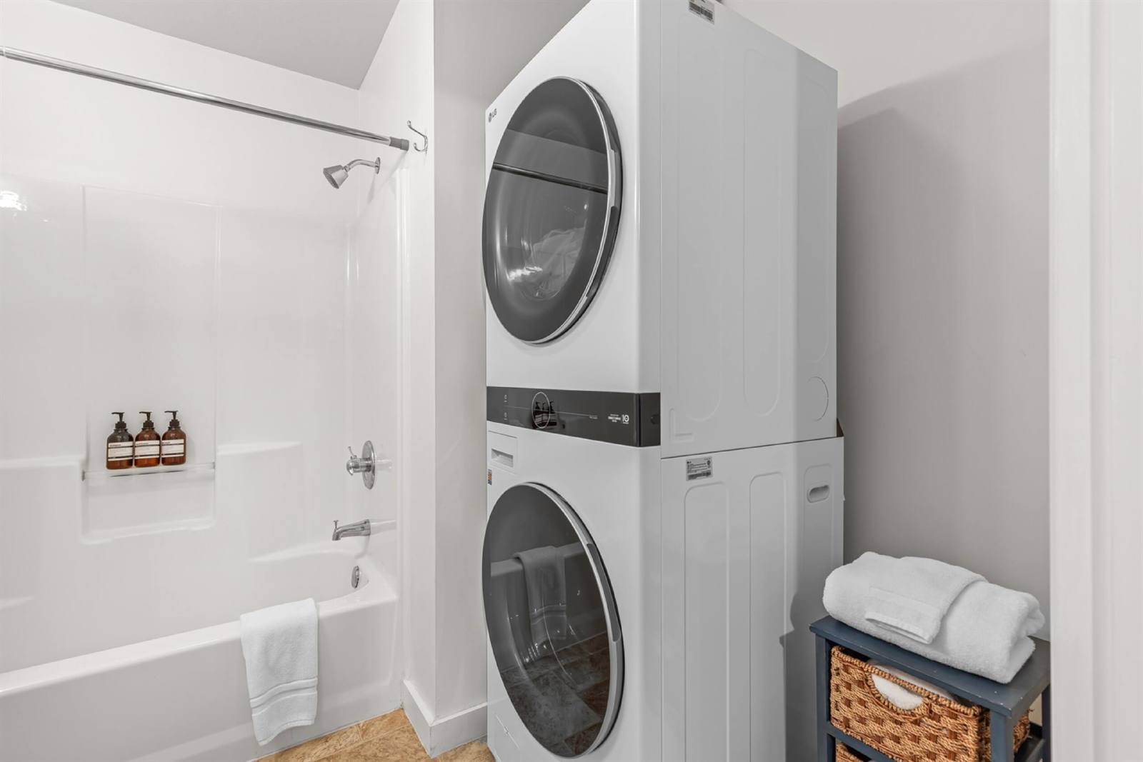 House + 2 Studios- 3 blocks from the Plaza! property image