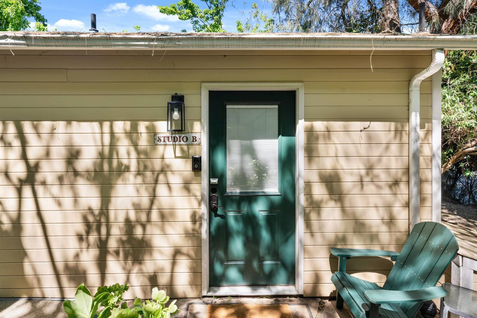 House + 2 Studios- 3 blocks from the Plaza! property image