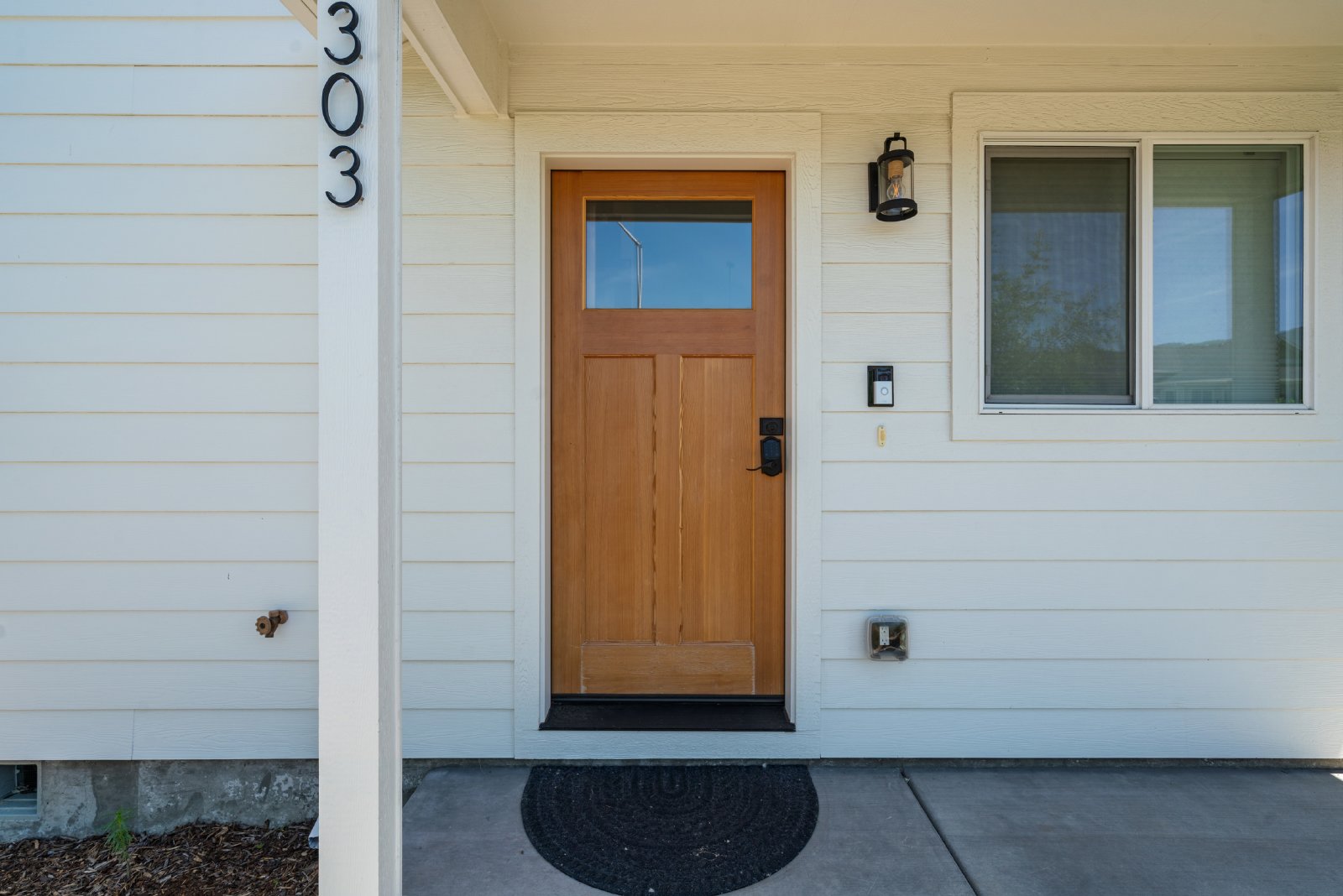 Talent Cottage- 2 King beds, 2 bath with garage! property image
